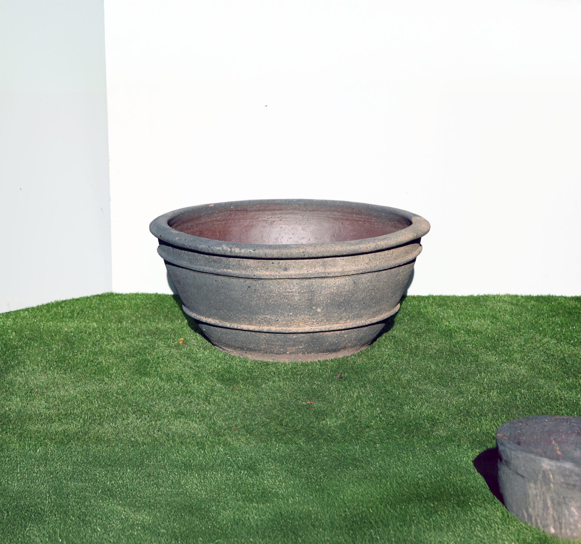 Old Stone Sala Pond Planter Terracotta look garden pot