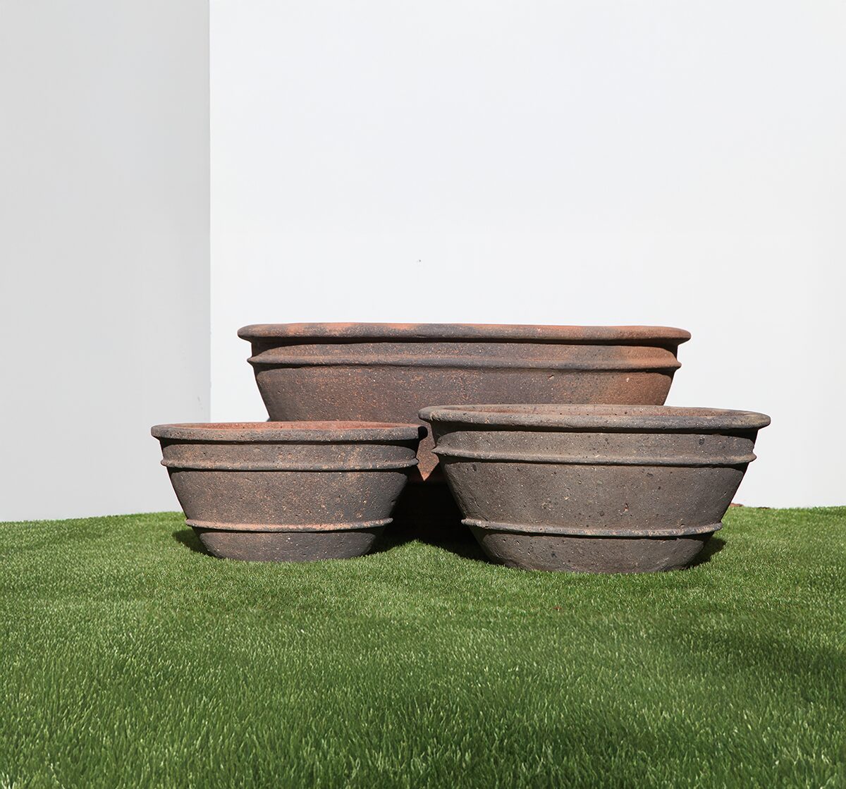 Old Stone Sala Pond Planter Terracotta look garden pot