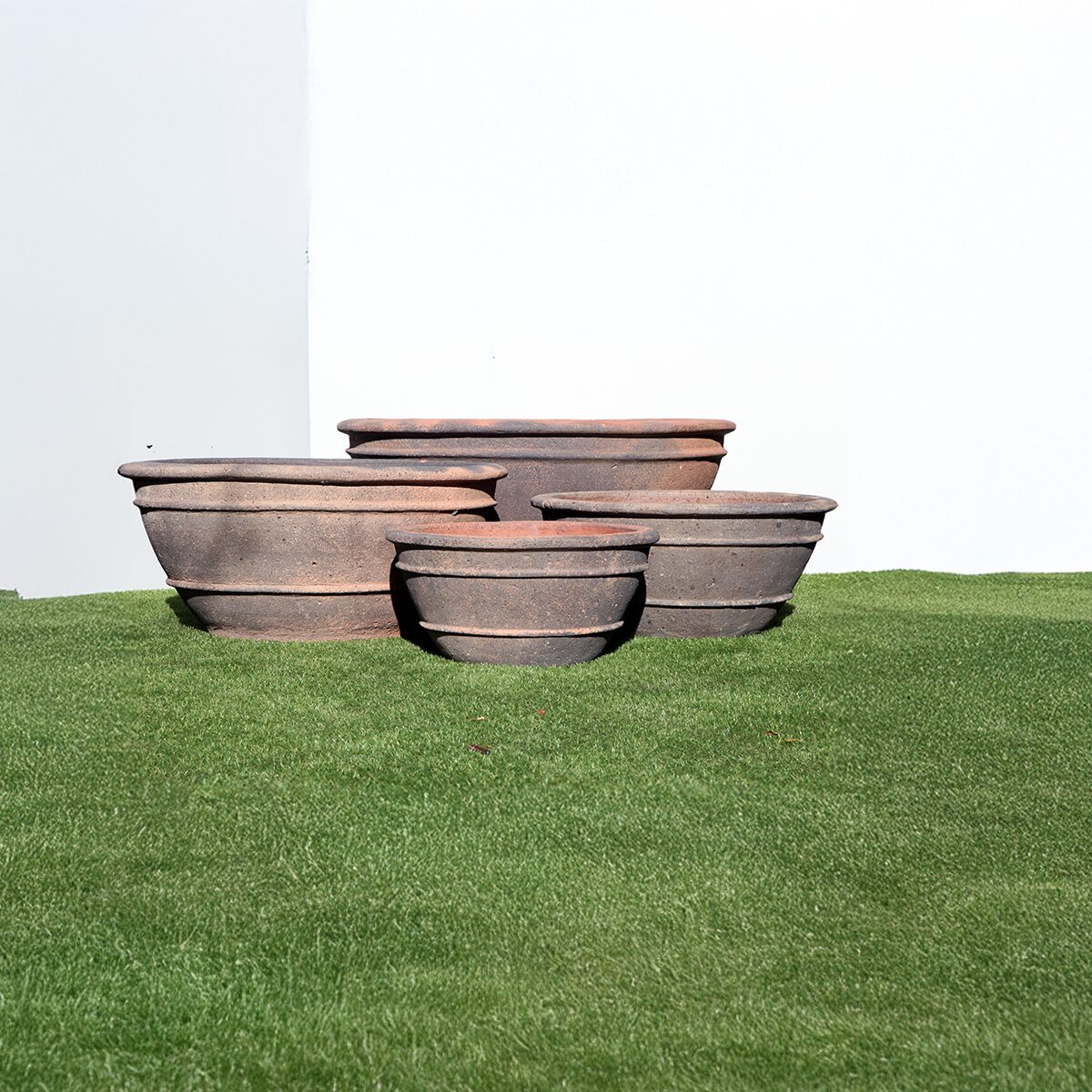 Old Stone Sala Pond Planter Terracotta look garden pot