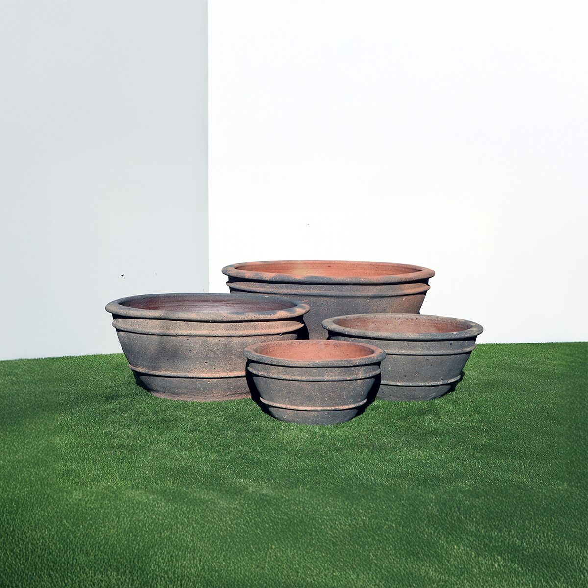 Old Stone Sala Pond Planter Terracotta look garden pot