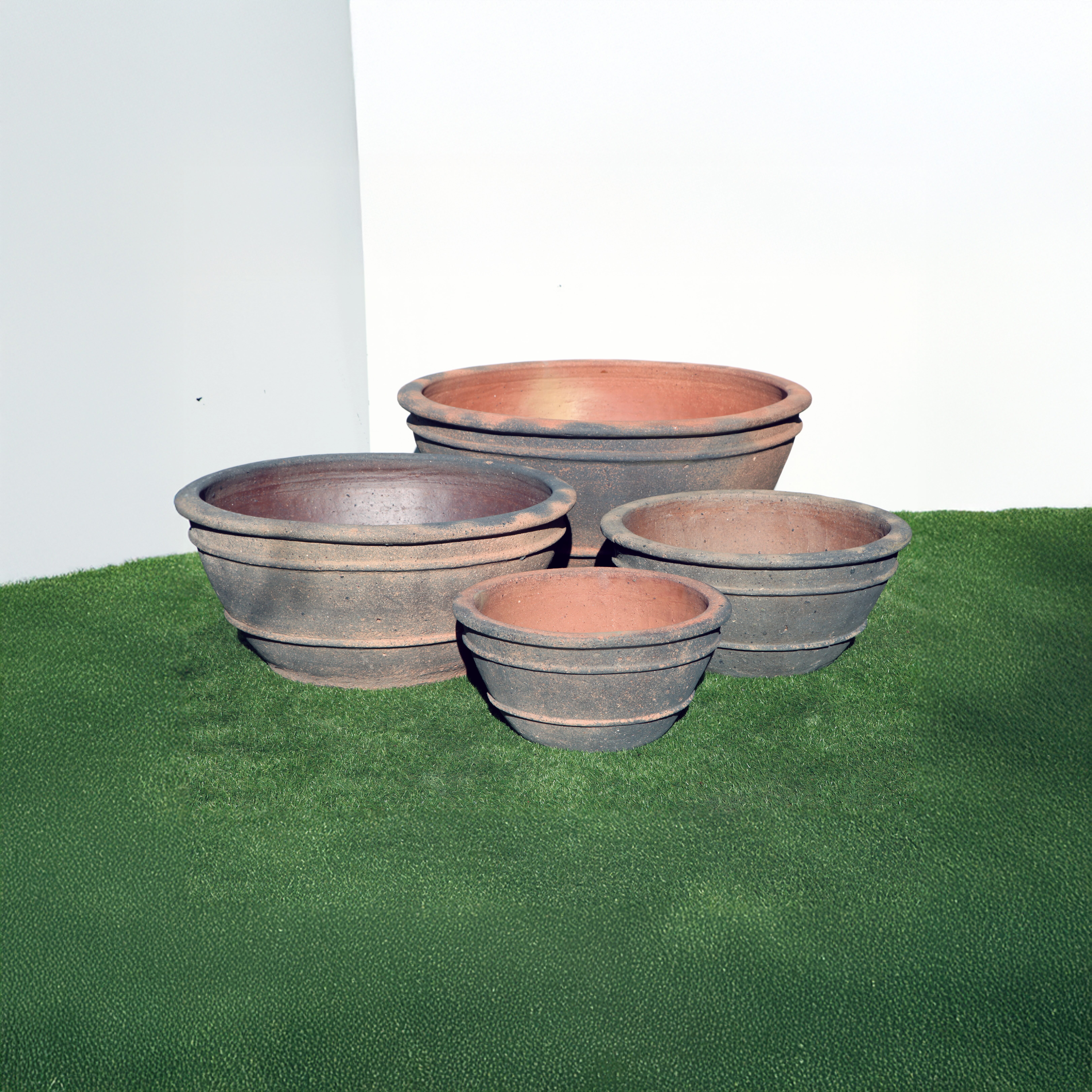 Old Stone Sala Pond Planter Terracotta look garden pot