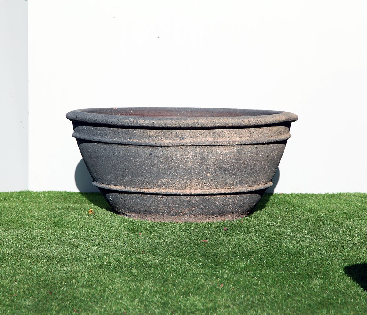 Old Stone Sala Pond Planter Terracotta look garden pot